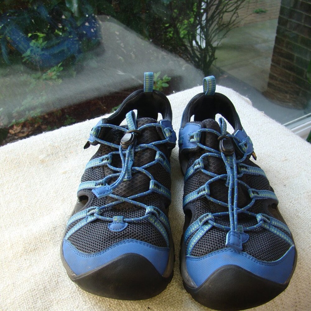 Teva black and blue Manatee hiking pool river Sport Sandal, Size 5